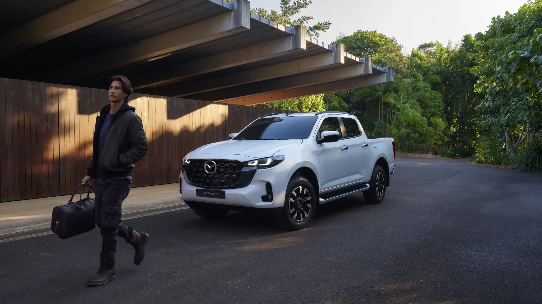 Beneficios de las camionetas doble cabina, con énfasis en espacio, capacidad de carga y tecnología.