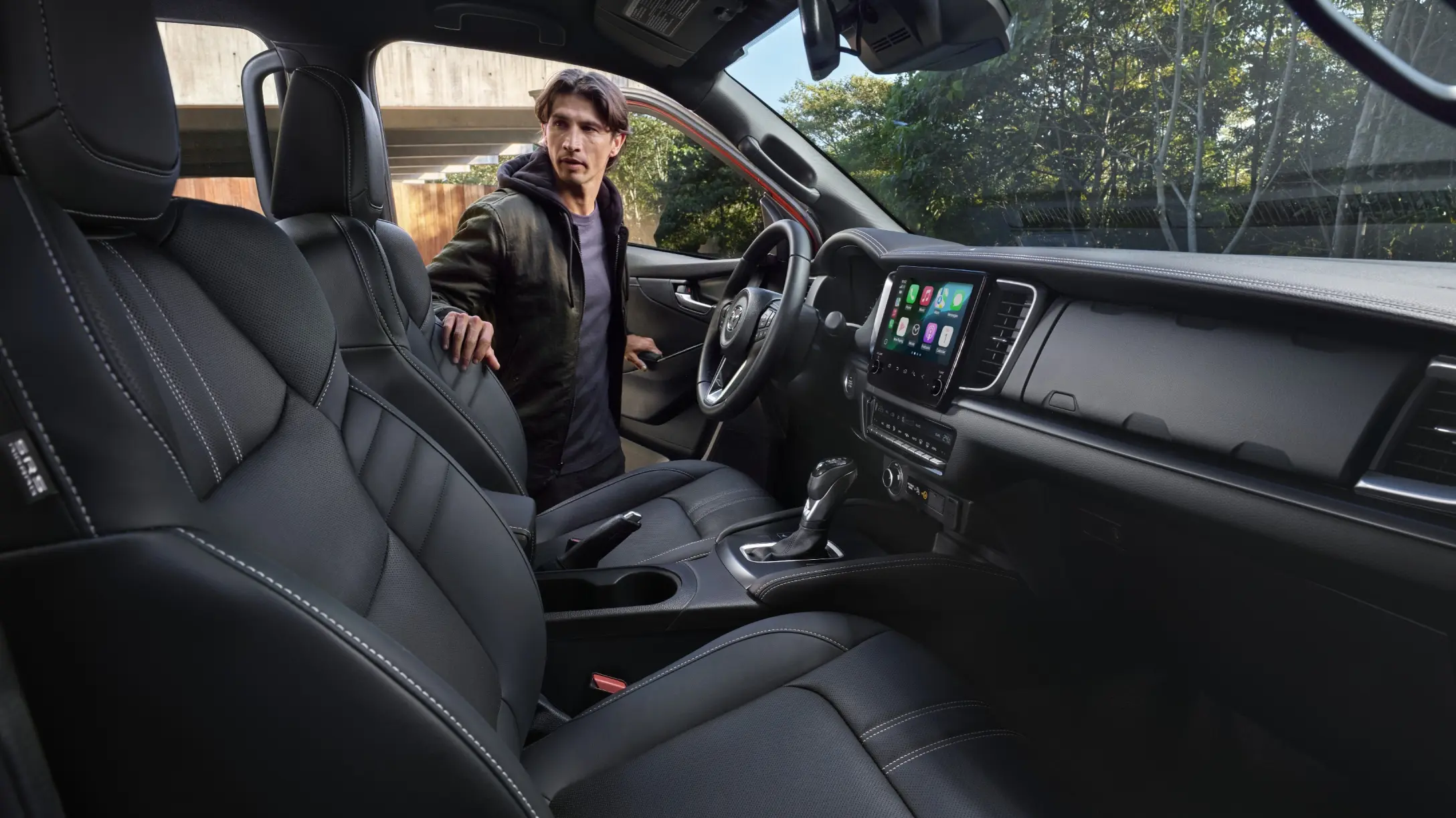 Equipar con accesorios para camionetas adecuados mejora su rendimiento, funcionalidad y seguridad.