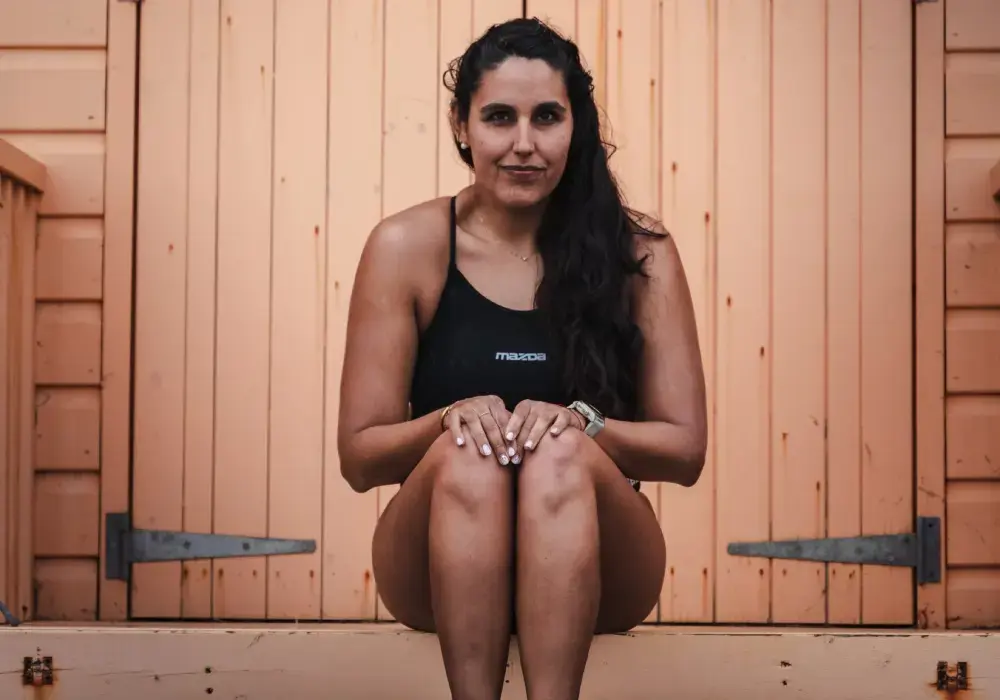 Bárbara Hernández logra travesía histórica al cruzar el Canal de La Mancha