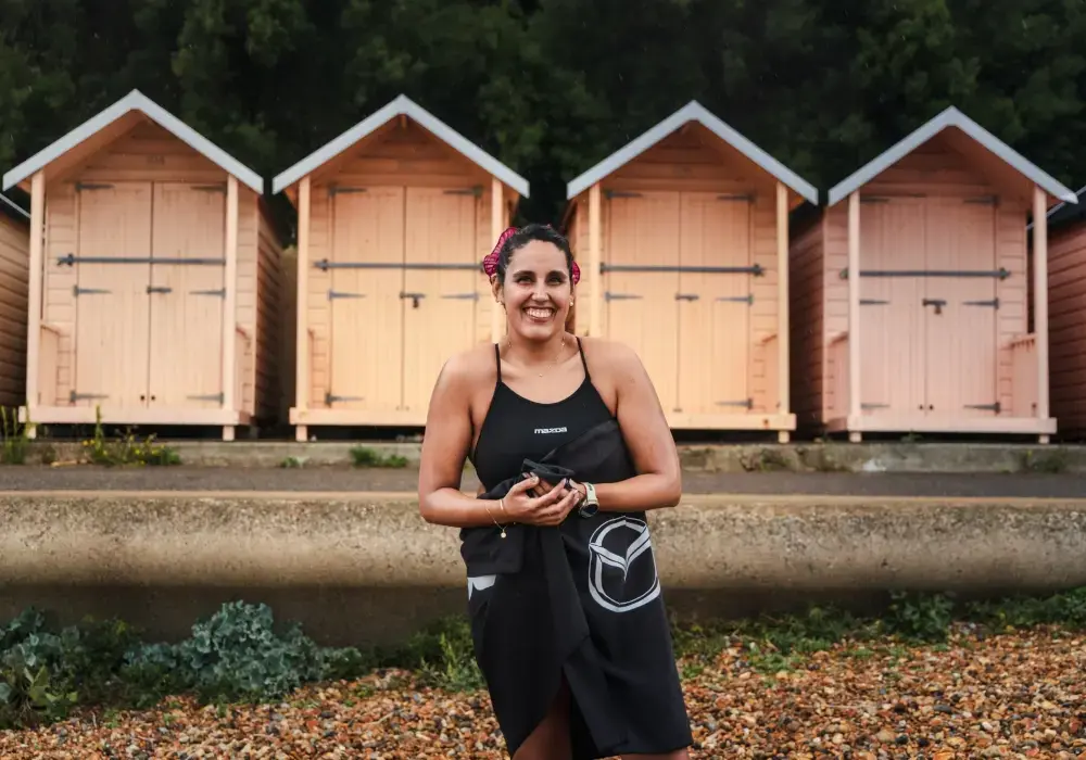 Bárbara Hernández logra travesía histórica al cruzar el Canal de La Mancha