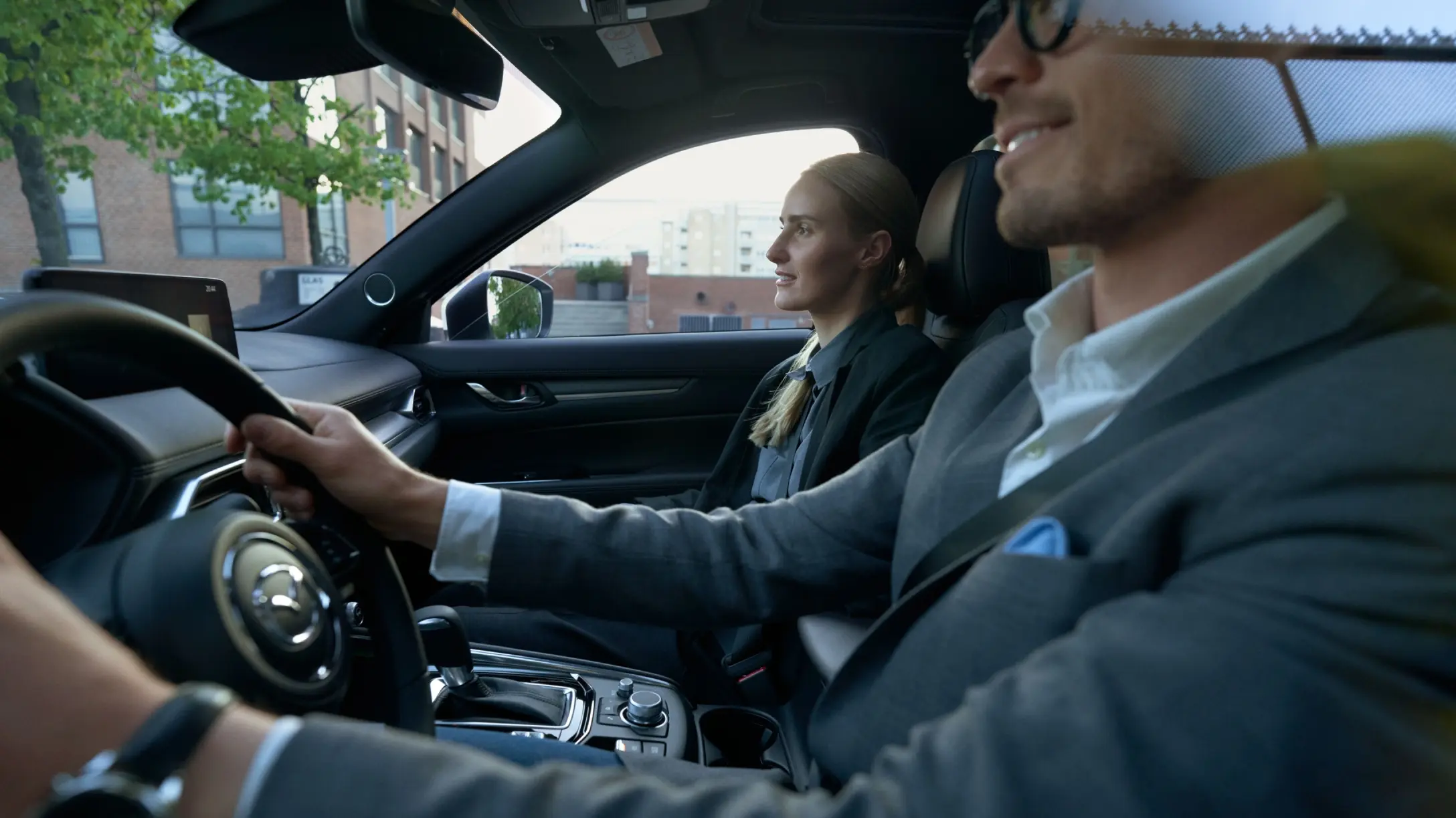 DISEÑO INTERIOR DE LOS AUTOS: ADAPTACIÓN HUMAN-CENTRIC DE MAZDA 