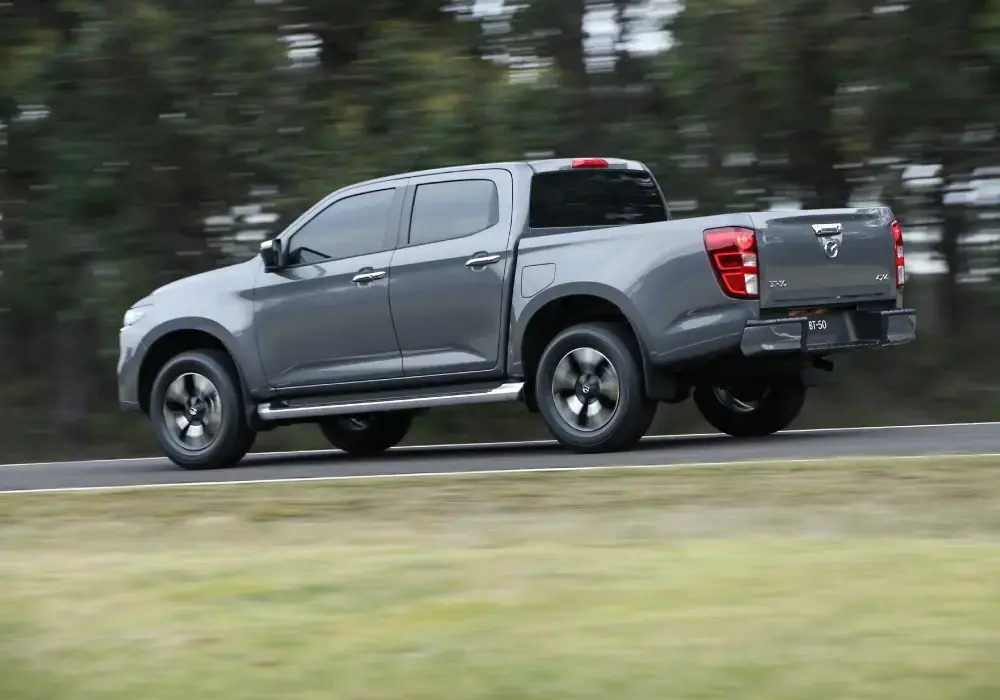 Camionetas 4x4: Mazda BT-50 en caminos rurales en el sur de Chile.