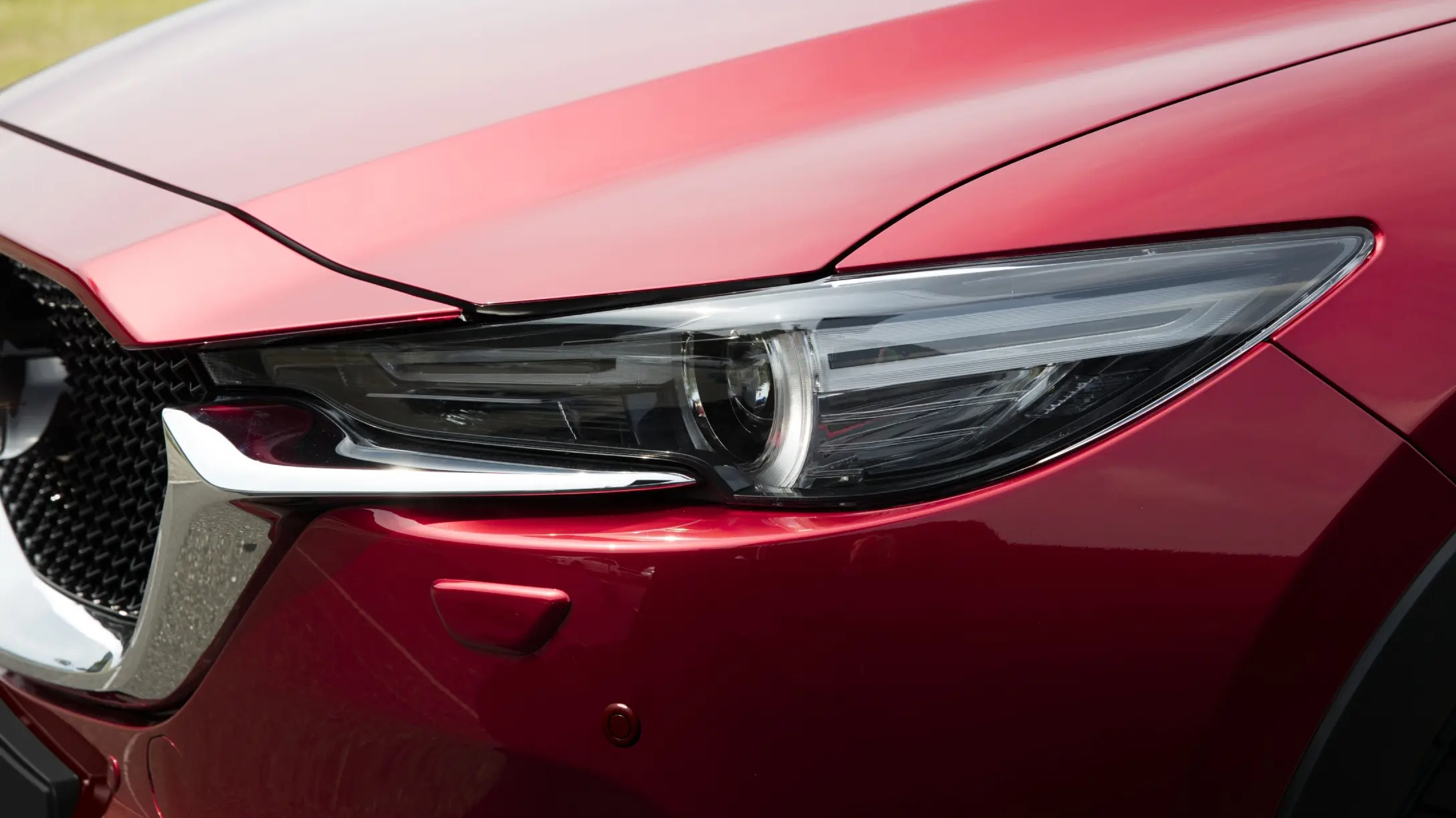 Conoce las ventajas de las luces LED para autos y descubre por qué son una opción ideal para una conducción segura y eficiente.